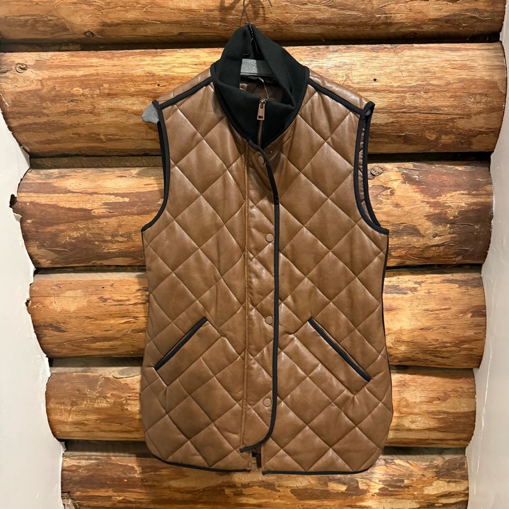 🤎NWOT Charlie B M Quilted Tan and Black Vest Side Zip